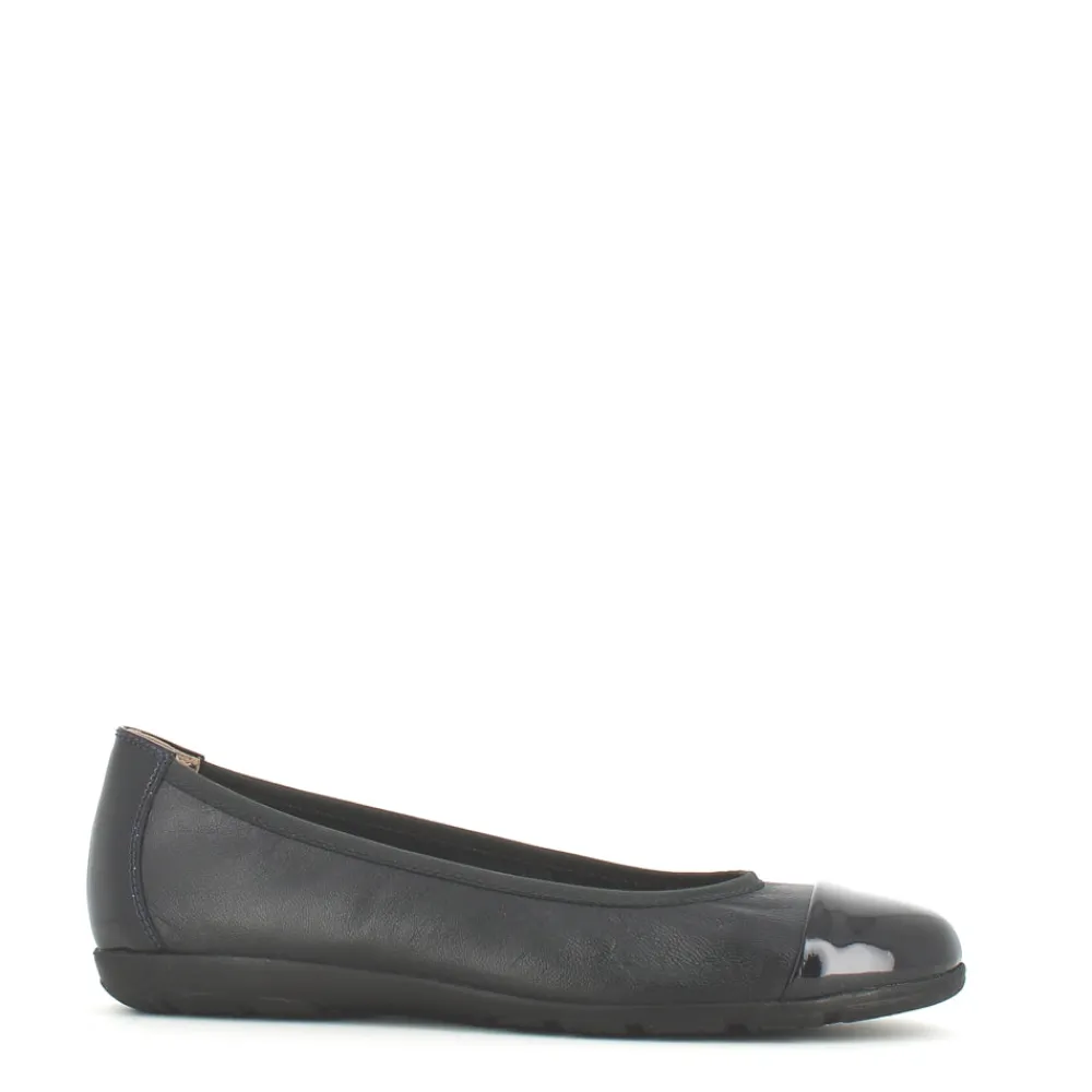 Cinders Shoe Heaven Flats & Ballerina Pumps*Caprice Classic Pump in Ocean with Patent Trim