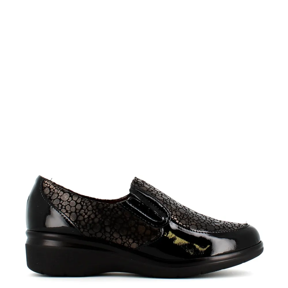 Cinders Shoe Heaven Wedge*Pitillos Classic Slip On Black Patent